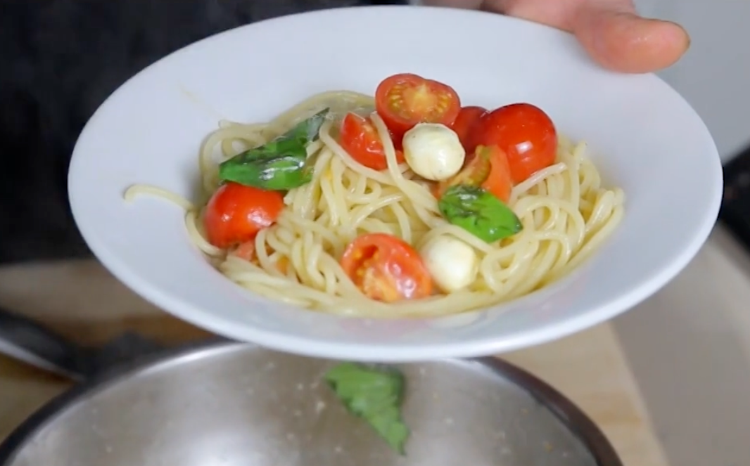 Spaghetti with Fresh Tomato